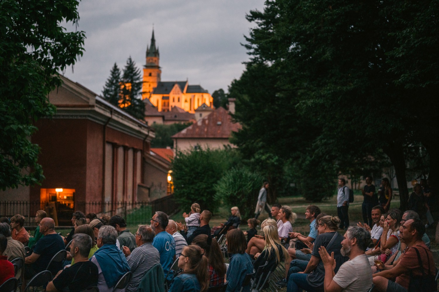 Atmosféra premietania v Zechenterovej záhrade